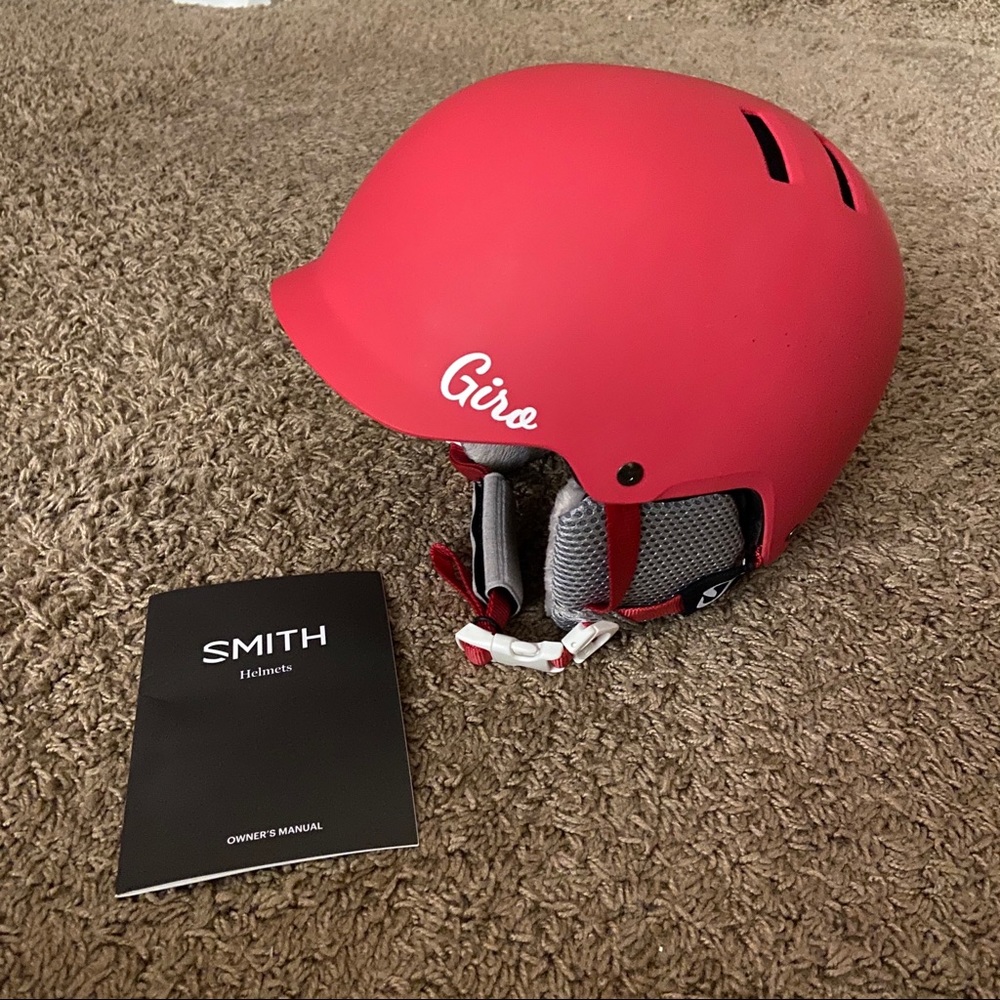 NWOT Jr. Giro Vault Ski/Snowboard Helmet